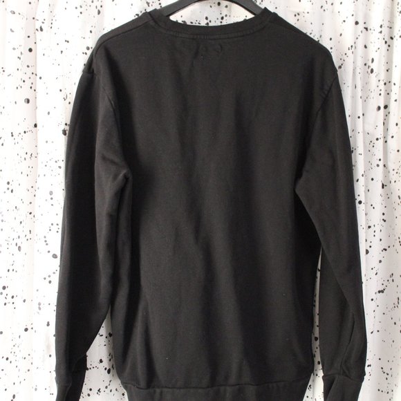 black crewneck with levis logo in - Picture 3 of 3
